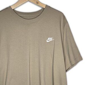 Nike Sportswear Club T Shirt Men Parachute Beige Embroidered Front Swoosh 2XL